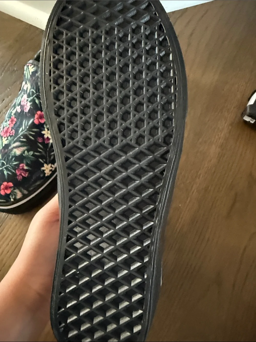 Men’s Yes We Vibe Slip On Sneakers Size 7